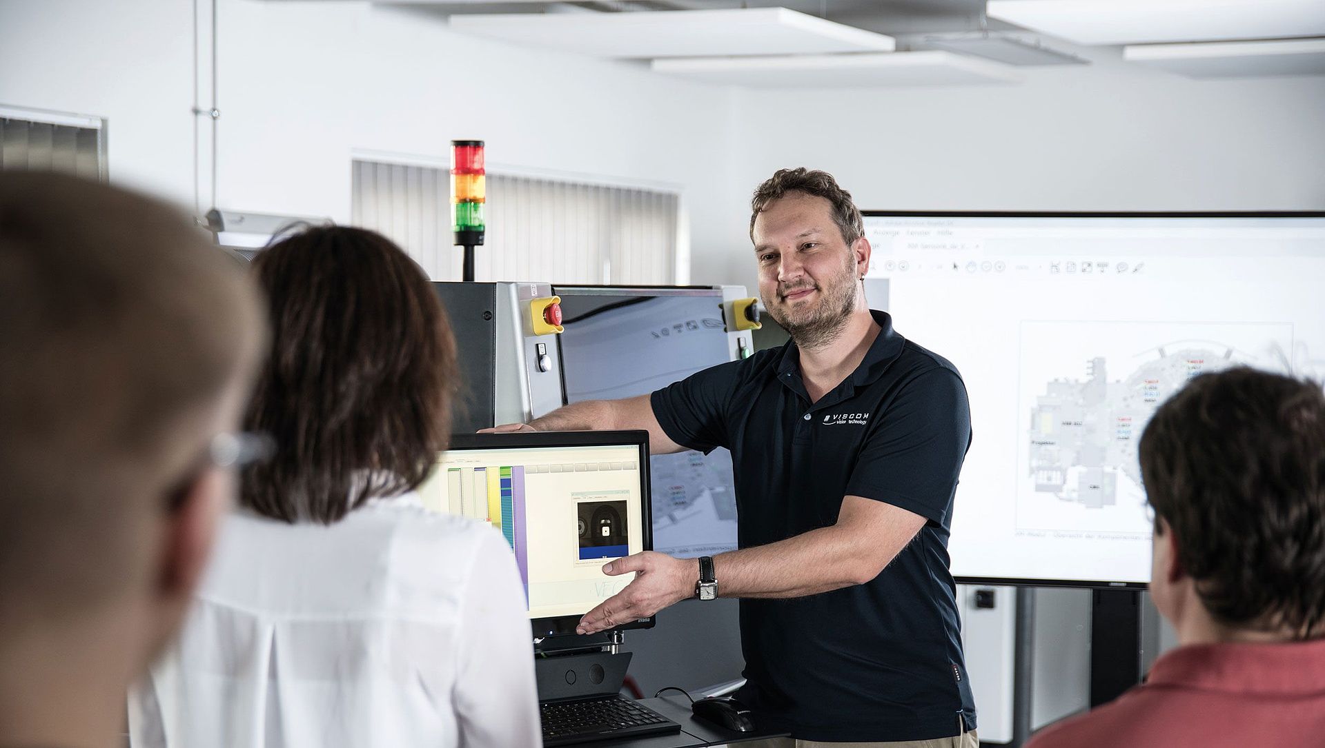 [Translate to Chinese:] 